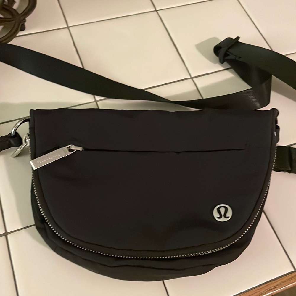 Lululemon All Night Micro Festival Bag